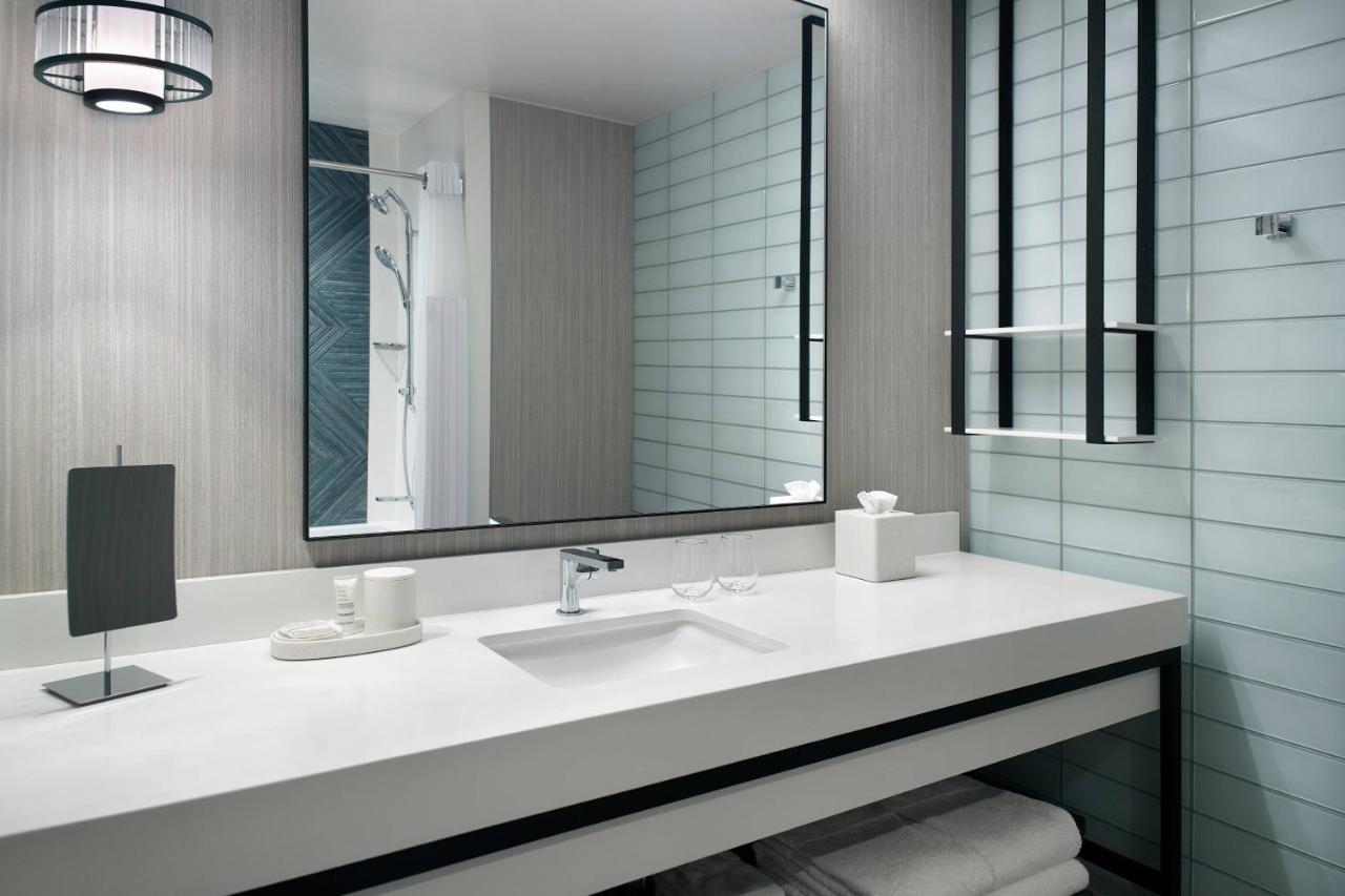 Lexington Marriott City Center Bagian luar foto